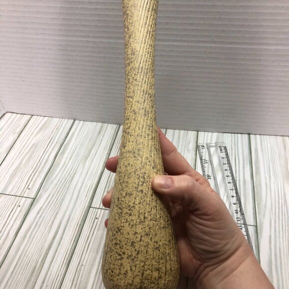 Vintage Mid Century Modern Shawnee Pottery USA Bud Vase - Picture 5 of 5